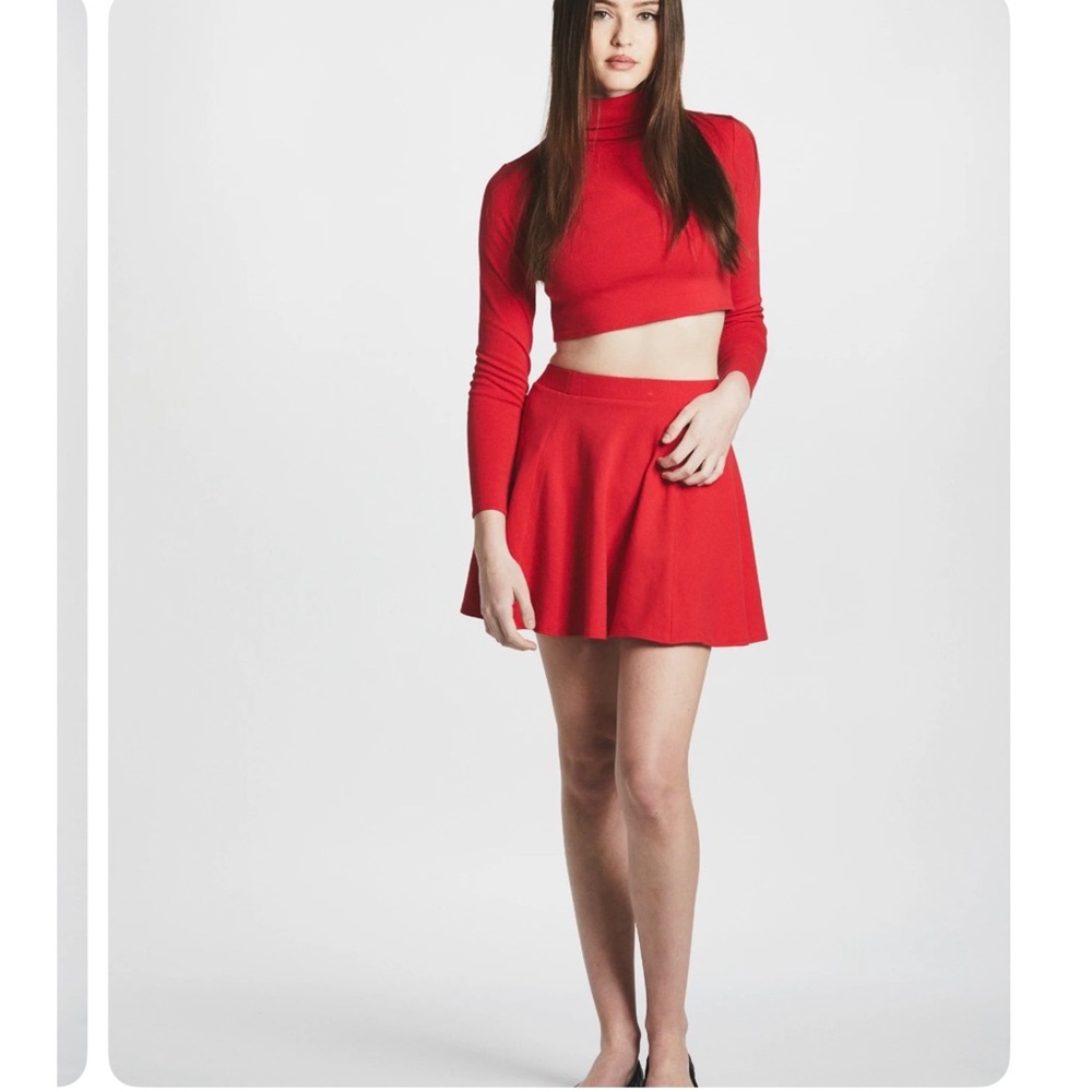 Manara Two Piece (Red) - Picture 3 of 3